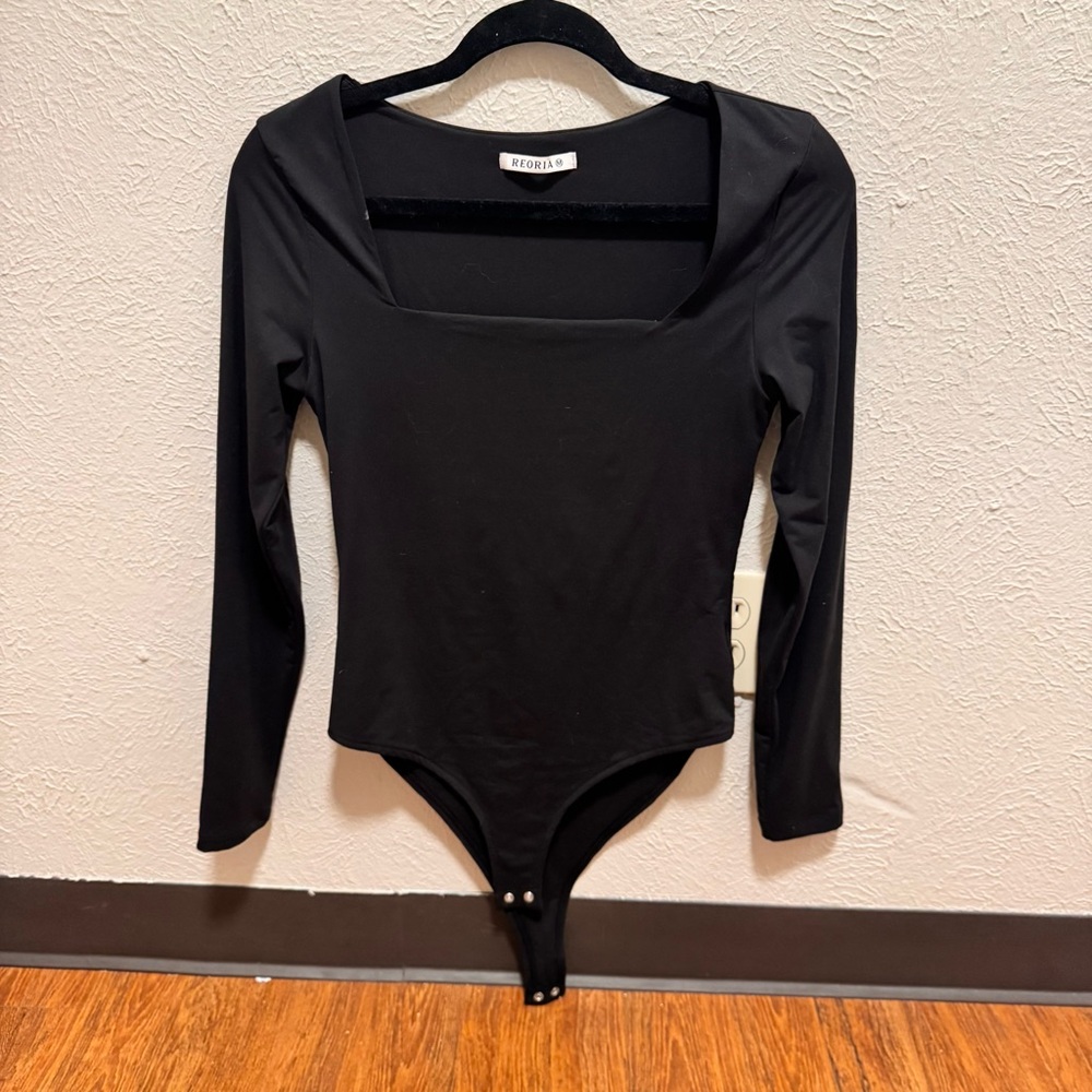 Black bodysuit square neck